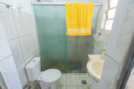 Casa à venda com 250m², 4 quartos e 2 vagas Casa à venda com 250m², 4 quartos e 2 vagasBanheiro