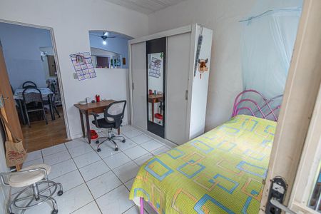 Casa à venda com 250m², 4 quartos e 2 vagas Casa à venda com 250m², 4 quartos e 2 vagasQuarto 1