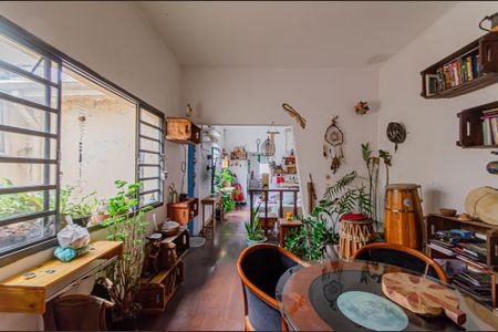 Casa à venda com 165m², 2 quartos e 2 vagasSala