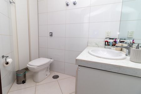 Apartamento para alugar com 115m², 3 quartos e 1 vaga Apartamento para alugar com 115m², 3 quartos e 1 vagaBanheiro da Suíte