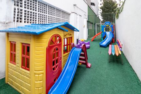 Apartamento para alugar com 115m², 3 quartos e 1 vaga Apartamento para alugar com 115m², 3 quartos e 1 vagaÁrea Comum - Playground
