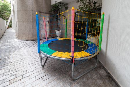 Apartamento para alugar com 115m², 3 quartos e 1 vaga Apartamento para alugar com 115m², 3 quartos e 1 vagaÁrea Comum - Playground