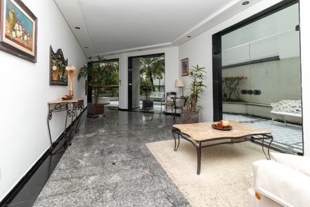 Apartamento para alugar com 115m², 3 quartos e 1 vaga Apartamento para alugar com 115m², 3 quartos e 1 vagaÁrea Comum - Hall de Entrada