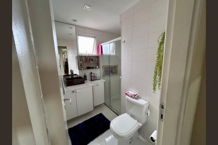 Apartamento à venda com 86m², 2 quartos e 2 vagas Apartamento à venda com 86m², 2 quartos e 2 vagasBanheiro da Suíte 1