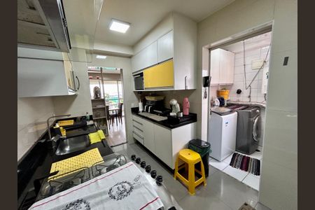 Apartamento à venda com 86m², 2 quartos e 2 vagas Apartamento à venda com 86m², 2 quartos e 2 vagasCozinha
