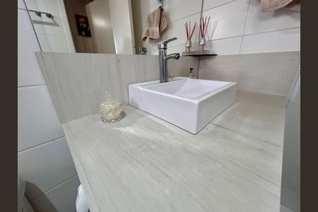 Apartamento à venda com 86m², 2 quartos e 2 vagas Apartamento à venda com 86m², 2 quartos e 2 vagasBanheiro da Suíte 2