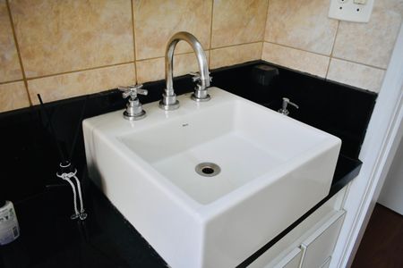 Apartamento à venda com 60m², 2 quartos e 1 vaga Apartamento à venda com 60m², 2 quartos e 1 vagaBanheiro