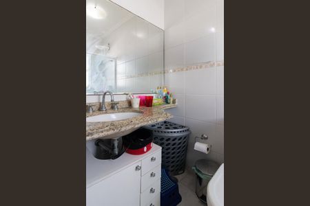 Casa de condomínio à venda com 120m², 3 quartos e 2 vagas Casa de condomínio à venda com 120m², 3 quartos e 2 vagasBanheiro da Suíte 2