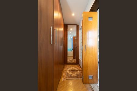 Casa de condomínio à venda com 120m², 3 quartos e 2 vagas Casa de condomínio à venda com 120m², 3 quartos e 2 vagasCloset da suíte 1