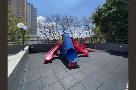 Apartamento à venda com 63m², 2 quartos e 1 vaga Apartamento à venda com 63m², 2 quartos e 1 vagaÁrea Comum - Playground