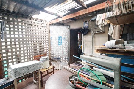 Casa à venda com 200m², 2 quartos e 3 vagas Casa à venda com 200m², 2 quartos e 3 vagasQuarto de serviço