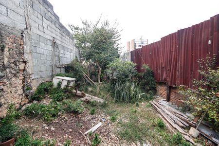 Casa à venda com 200m², 2 quartos e 3 vagas Casa à venda com 200m², 2 quartos e 3 vagasQuintal