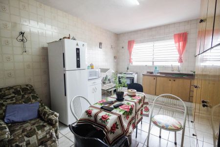 Casa à venda com 200m², 2 quartos e 3 vagas Casa à venda com 200m², 2 quartos e 3 vagasCozinha