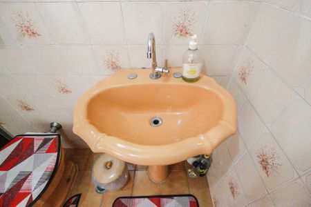 Casa à venda com 200m², 2 quartos e 3 vagas Casa à venda com 200m², 2 quartos e 3 vagasBanheiro 2