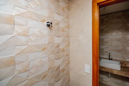 Apartamento à venda com 262m², 4 quartos e 4 vagasBanheiro da Suíte 2