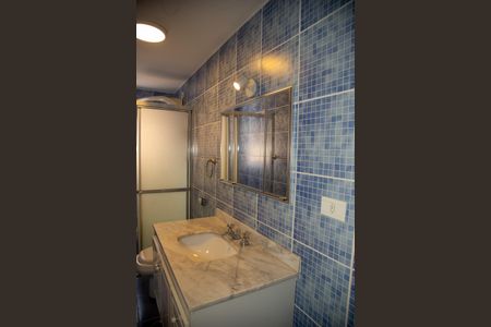 Casa à venda com 260m², 3 quartos e 3 vagas Casa à venda com 260m², 3 quartos e 3 vagasBanheiro