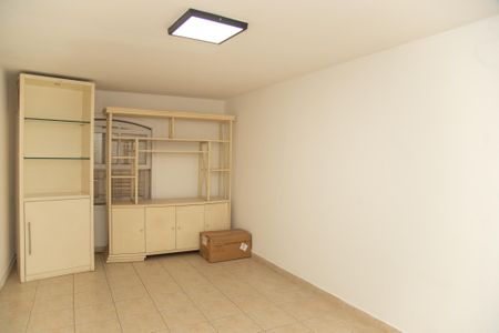 Casa à venda com 260m², 3 quartos e 3 vagas Casa à venda com 260m², 3 quartos e 3 vagasQuarto