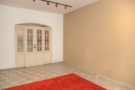 Casa à venda com 260m², 3 quartos e 3 vagasSala