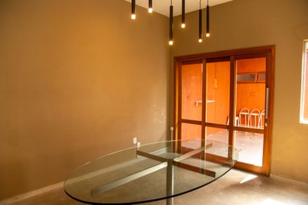 Casa à venda com 260m², 3 quartos e 3 vagas Casa à venda com 260m², 3 quartos e 3 vagasSala de Jantar