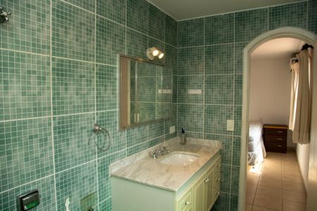 Casa à venda com 260m², 3 quartos e 3 vagas Casa à venda com 260m², 3 quartos e 3 vagasBanheiro da Suíte 1