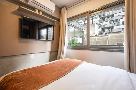 Quarto 1 de apartamento para alugar com 2 quartos, 70m² em Pinheiros, São Paulo