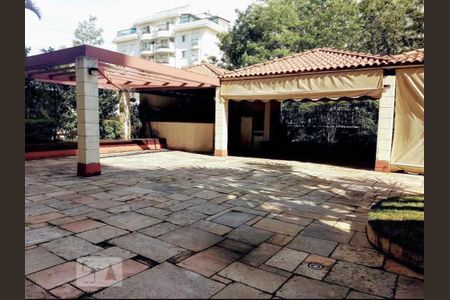 Apartamento à venda com 120m², 3 quartos e 3 vagas Apartamento à venda com 120m², 3 quartos e 3 vagasÁrea comum - Churrasqueira