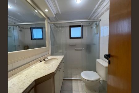 Apartamento à venda com 120m², 3 quartos e 3 vagas Apartamento à venda com 120m², 3 quartos e 3 vagasBanheiro da Suíte 1