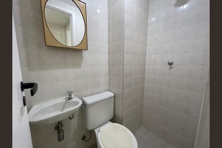 Apartamento à venda com 120m², 3 quartos e 3 vagas Apartamento à venda com 120m², 3 quartos e 3 vagasBanheiro de serviço