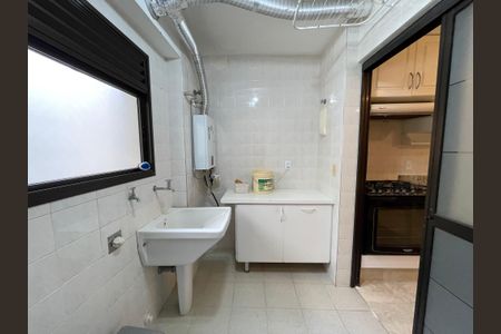 Apartamento à venda com 120m², 3 quartos e 3 vagas Apartamento à venda com 120m², 3 quartos e 3 vagasÁrea de Serviço