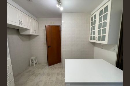 Apartamento à venda com 120m², 3 quartos e 3 vagas Apartamento à venda com 120m², 3 quartos e 3 vagasCozinha