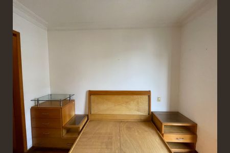 Apartamento à venda com 120m², 3 quartos e 3 vagas Apartamento à venda com 120m², 3 quartos e 3 vagasSuíte 1