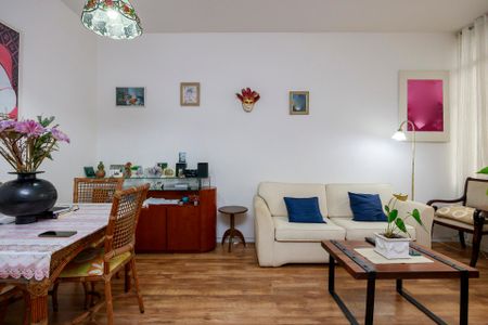 Casa à venda com 135m², 2 quartos e 2 vagasSala