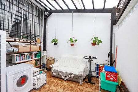 Casa à venda com 135m², 2 quartos e 2 vagas Casa à venda com 135m², 2 quartos e 2 vagasGaragem