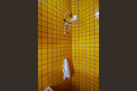 Casa à venda com 135m², 2 quartos e 2 vagas Casa à venda com 135m², 2 quartos e 2 vagasEdícula - Banheiro