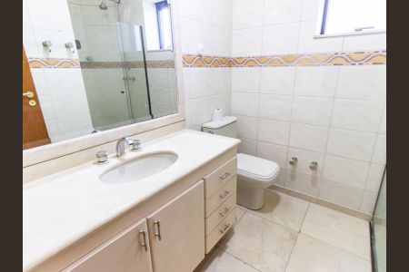 Apartamento para alugar com 145m², 3 quartos e 3 vagas Apartamento para alugar com 145m², 3 quartos e 3 vagasBanheiro da Suíte 2
