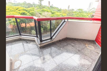 Apartamento para alugar com 145m², 3 quartos e 3 vagas Apartamento para alugar com 145m², 3 quartos e 3 vagasVaranda