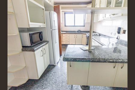 Apartamento para alugar com 145m², 3 quartos e 3 vagas Apartamento para alugar com 145m², 3 quartos e 3 vagasCozinha