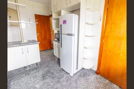 Apartamento para alugar com 145m², 3 quartos e 3 vagas Apartamento para alugar com 145m², 3 quartos e 3 vagasCozinha
