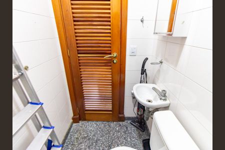 Apartamento para alugar com 145m², 3 quartos e 3 vagas Apartamento para alugar com 145m², 3 quartos e 3 vagasBanheiro de serviço