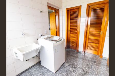 Apartamento para alugar com 145m², 3 quartos e 3 vagas Apartamento para alugar com 145m², 3 quartos e 3 vagasÁrea de Serviço