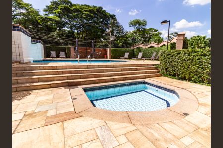 Apartamento para alugar com 145m², 3 quartos e 3 vagas Apartamento para alugar com 145m², 3 quartos e 3 vagasÁrea comum - Piscina