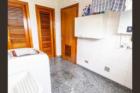 Apartamento para alugar com 145m², 3 quartos e 3 vagas Apartamento para alugar com 145m², 3 quartos e 3 vagasÁrea de Serviço