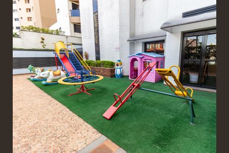 Apartamento para alugar com 145m², 3 quartos e 3 vagas Apartamento para alugar com 145m², 3 quartos e 3 vagasÁrea comum - Playground