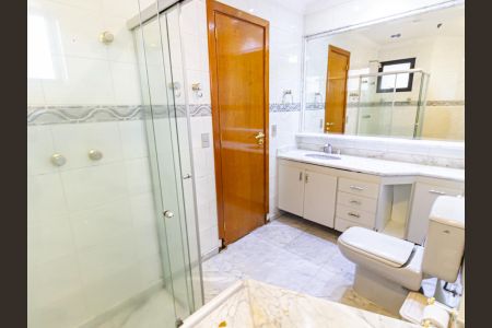 Apartamento para alugar com 145m², 3 quartos e 3 vagas Apartamento para alugar com 145m², 3 quartos e 3 vagasBanheiro da Suíte 1