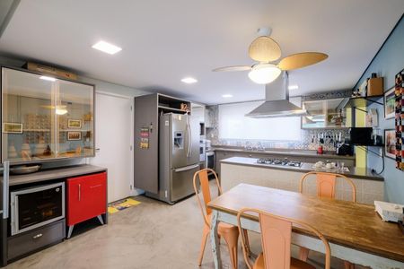 Apartamento à venda com 213m², 3 quartos e 4 vagasCozinha