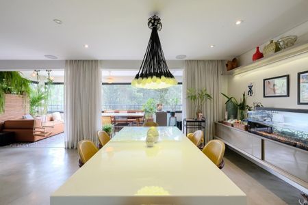 Apartamento à venda com 213m², 3 quartos e 4 vagasSala de Jantar
