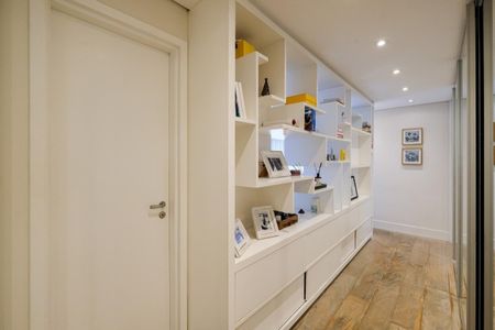 Apartamento à venda com 213m², 3 quartos e 4 vagasCorredor