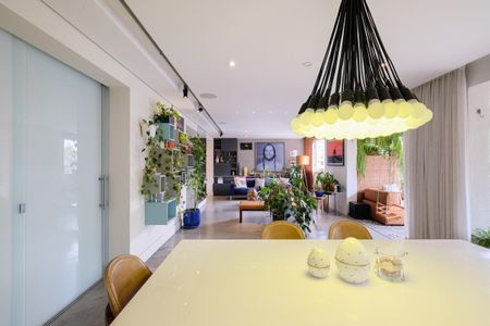 Apartamento à venda com 213m², 3 quartos e 4 vagasSala