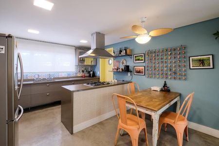 Apartamento à venda com 213m², 3 quartos e 4 vagasCozinha