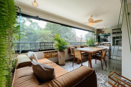 Apartamento à venda com 213m², 3 quartos e 4 vagasVaranda